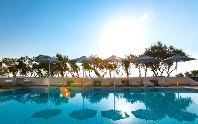 Memories Beach Hotel