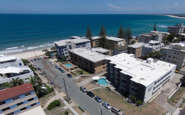 Merrima Court Holidays