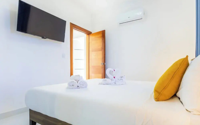 3-BR Villa with Pool & Rooftop Jacuzzi