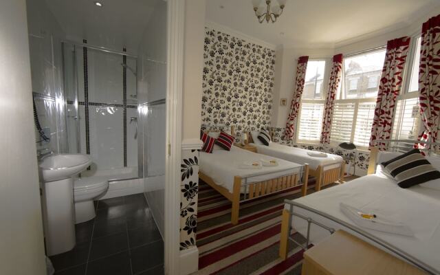 Royal Guest House by Saba