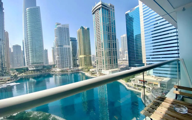 DA86 Well Design Studio in Dubai Arch tower