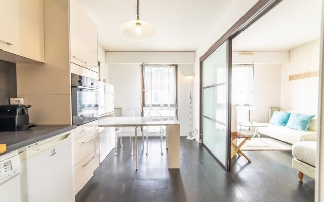 Revon Private Apartment Downtown