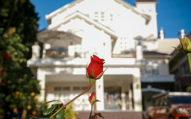 Hoa Sen Vang Hotel Dalat