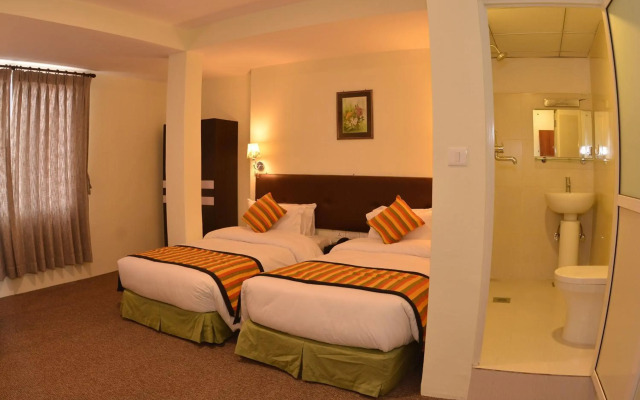 Hotel Serenity