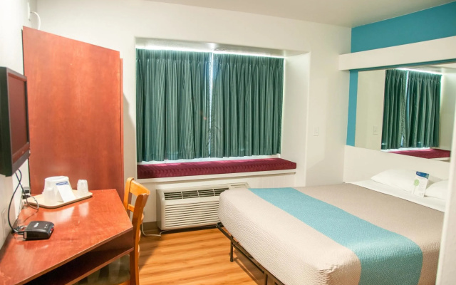 Motel 6 Idaho Falls, ID - Snake River