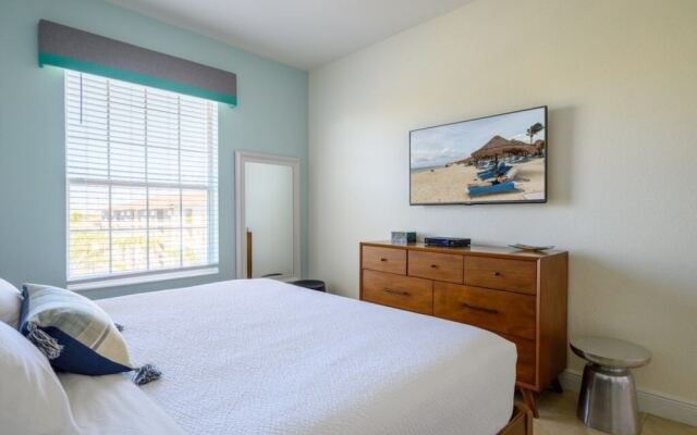 Penthouse Gem 3 Bedroom Condo by Redawning