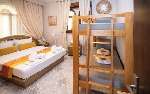 Sunrise Suite Olympiada - Luxury Beachfront Escape