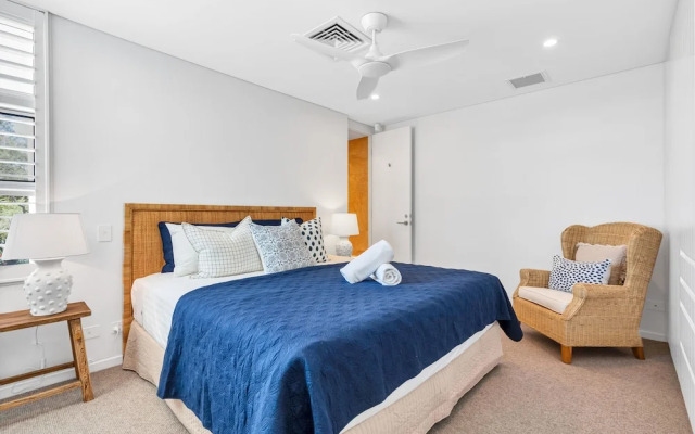 Exceptional Mooloolaba Beach Apt-Beach01
