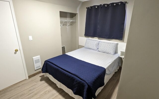 Riverside Motel & Suites