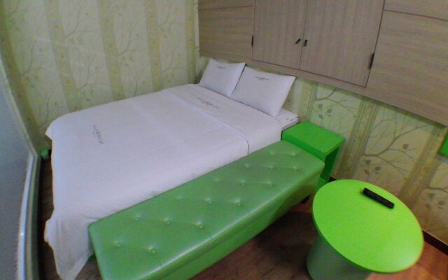 Apple House Mini Hotel