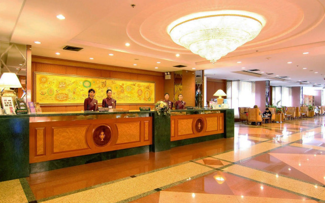 Grand Tower Inn Rama VI Hotel