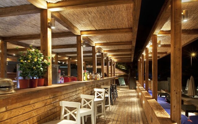Ceshme Plus Hotel