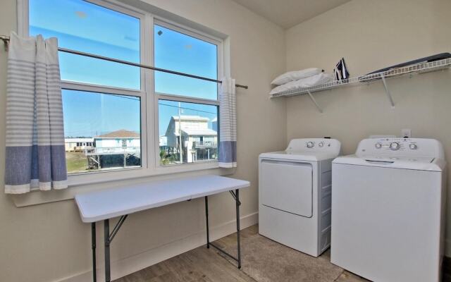 Romeo Beach by Youngs Suncoast