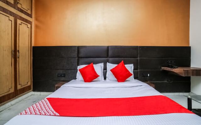 Hotel Royal Town By OYO Rooms