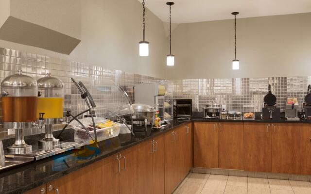 Best Western Plus Peppertree Airport Inn