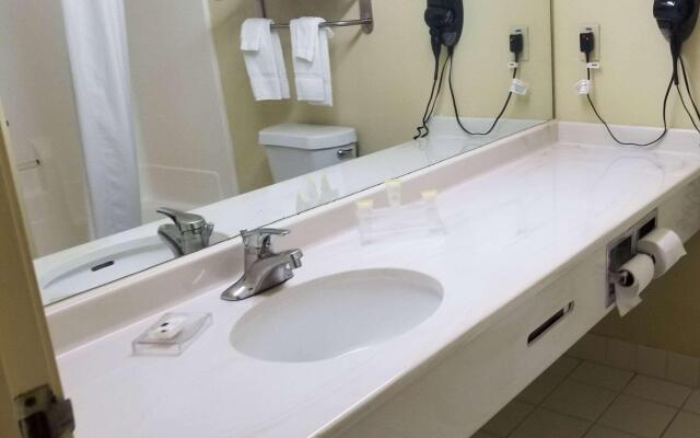 Holiday Inn Express & Suites Chicago Matteson by IHG