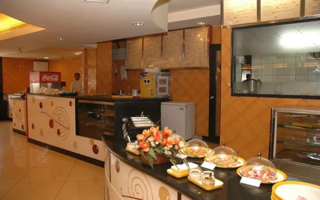 i145 Hotel