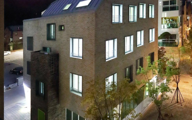 Yene House