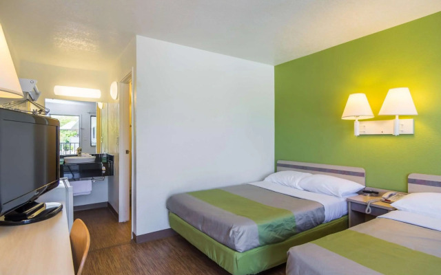 Motel 6 Bellmead, TX - Waco