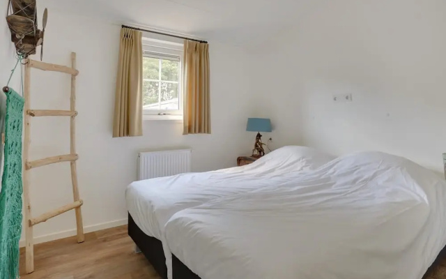 Bungalow With a Terrace at Bedafse Bergen
