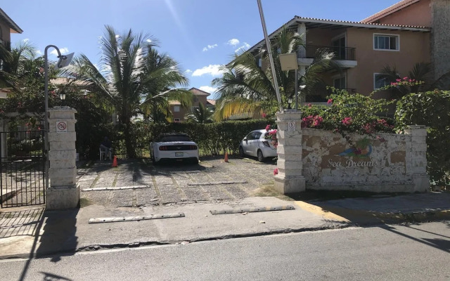 Beautiful 2-bed Apartment in Punta Cana