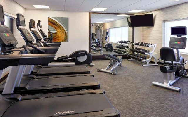 Courtyard by Marriott Kingston Highway 401/Division Street