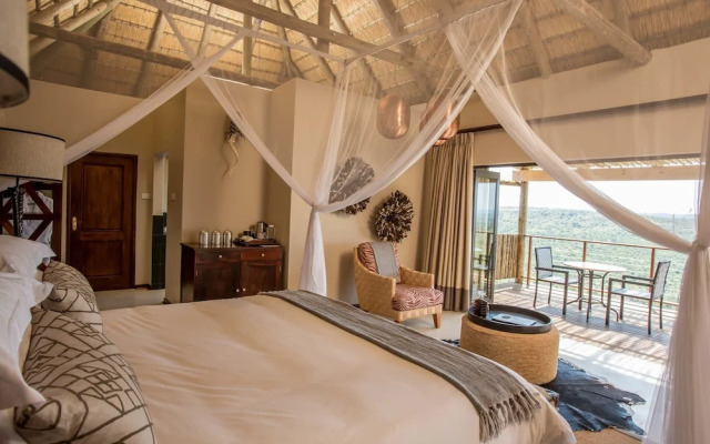 Umzolozolo Private Safari Lodge