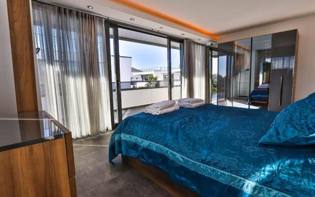 Villa Ayuda Luxury 3 Bed Spa Retreat