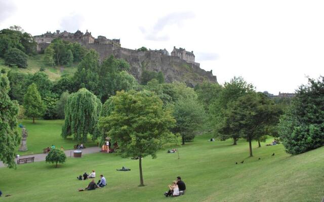 Lochend Park View Apartment