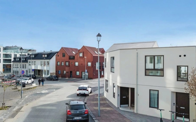 Reykjavik Luxury Hotel Apartment KARTULI