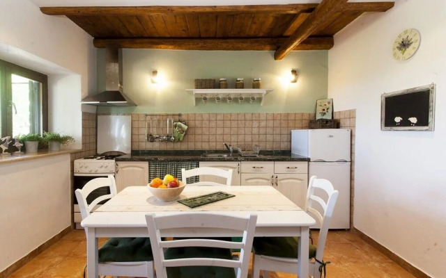 Dujam - Quite Location - H