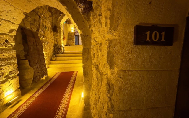 Euphoria Cave House