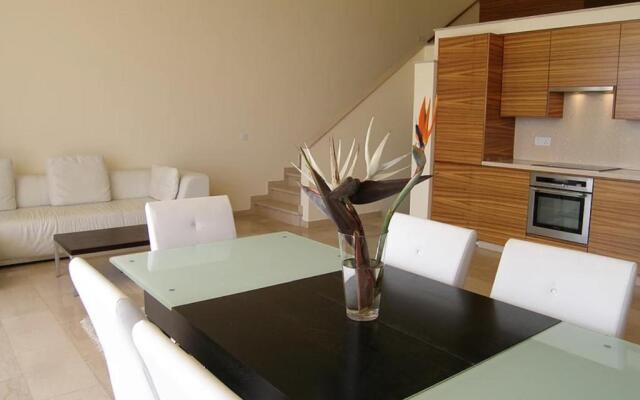 Luxury Bay View Villa 20 Right On Τhe Beach