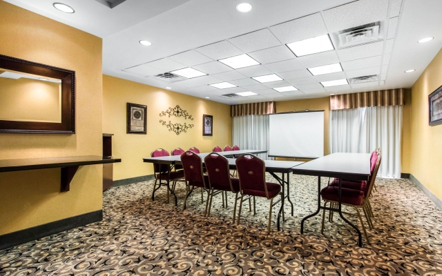 Quality Inn & Suites near Lake Eufaula