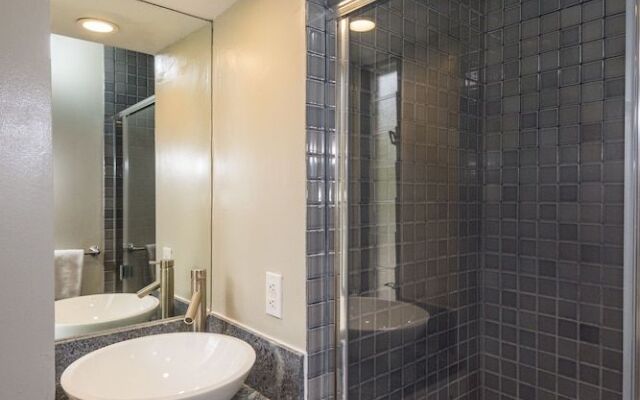 Kapalua Bay Villas 17B3 by RedAwning