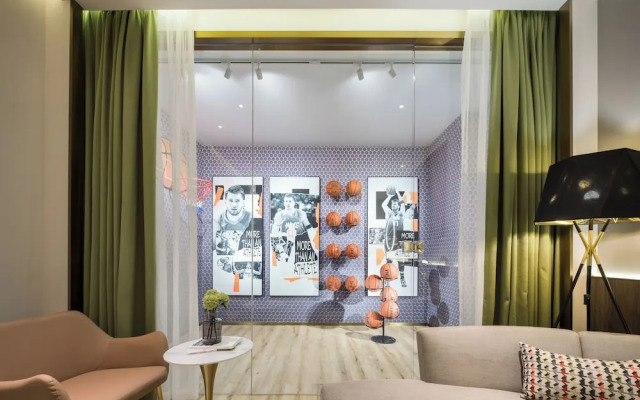 Hazens Hotel (Chengdu Chunxi Road, Tianfu Square)