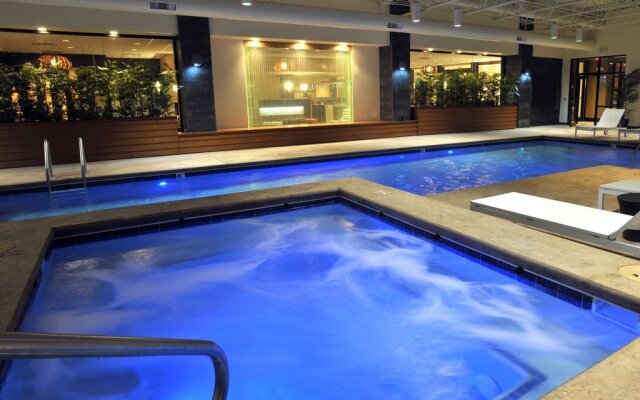 Holiday Inn Hotel & Suites Charleston West by IHG