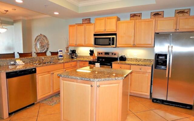 714 Holiday Isle 714 - Shangri La 3 Bedroom Condo