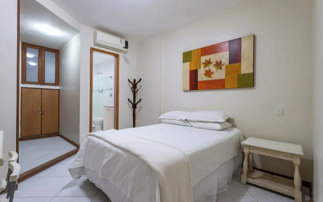 2min da Praia de Copacabana - A303