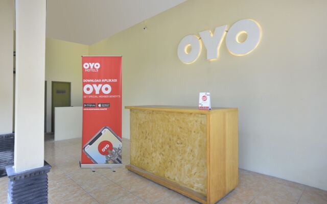 OYO 810 Idola Residence