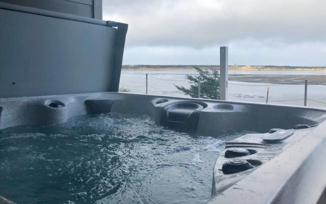 Seagate: Starboard~coos Bay~premiere Property