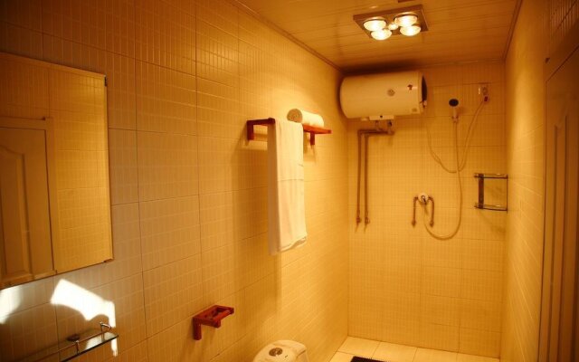 Sitting on the City Walls Courtyard House