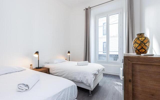 Jean Medecin Av - Large 2 Bdrs Central AC