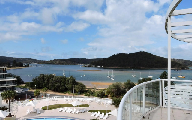 BASE Holidays - Ettalong Beach Premium Apartments