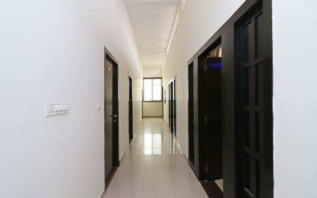 OYO 11878 Hotel De DS Plaza