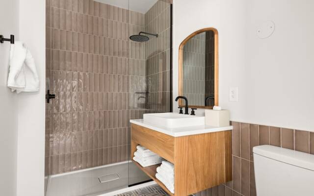 The Eighteen by Mint House