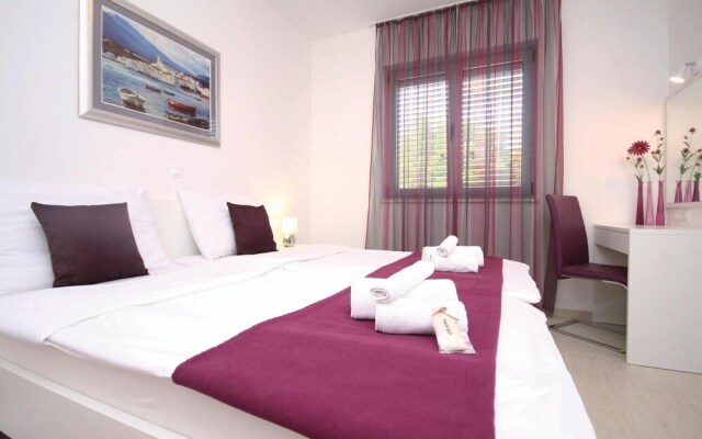 Nice Home in Grebastica With Wifi and 2 Bedrooms