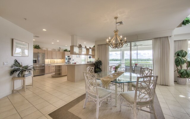 The White Ibis 5 Bedroom Home
