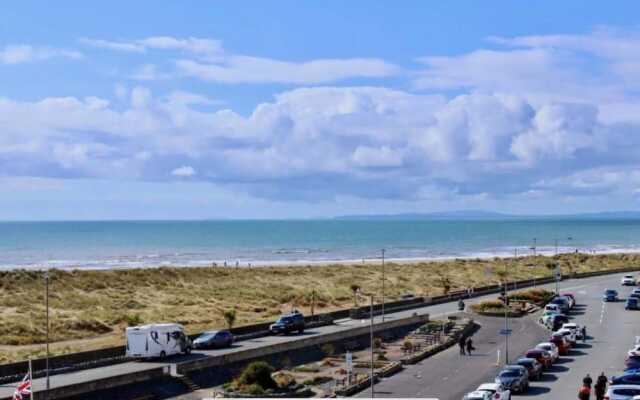 Remarkable 1-bed Seaview Beach Apartment Barmouth