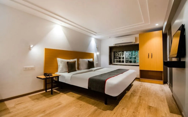 OYO Flagship 18252 Supreme Hotel Cuffe Parade